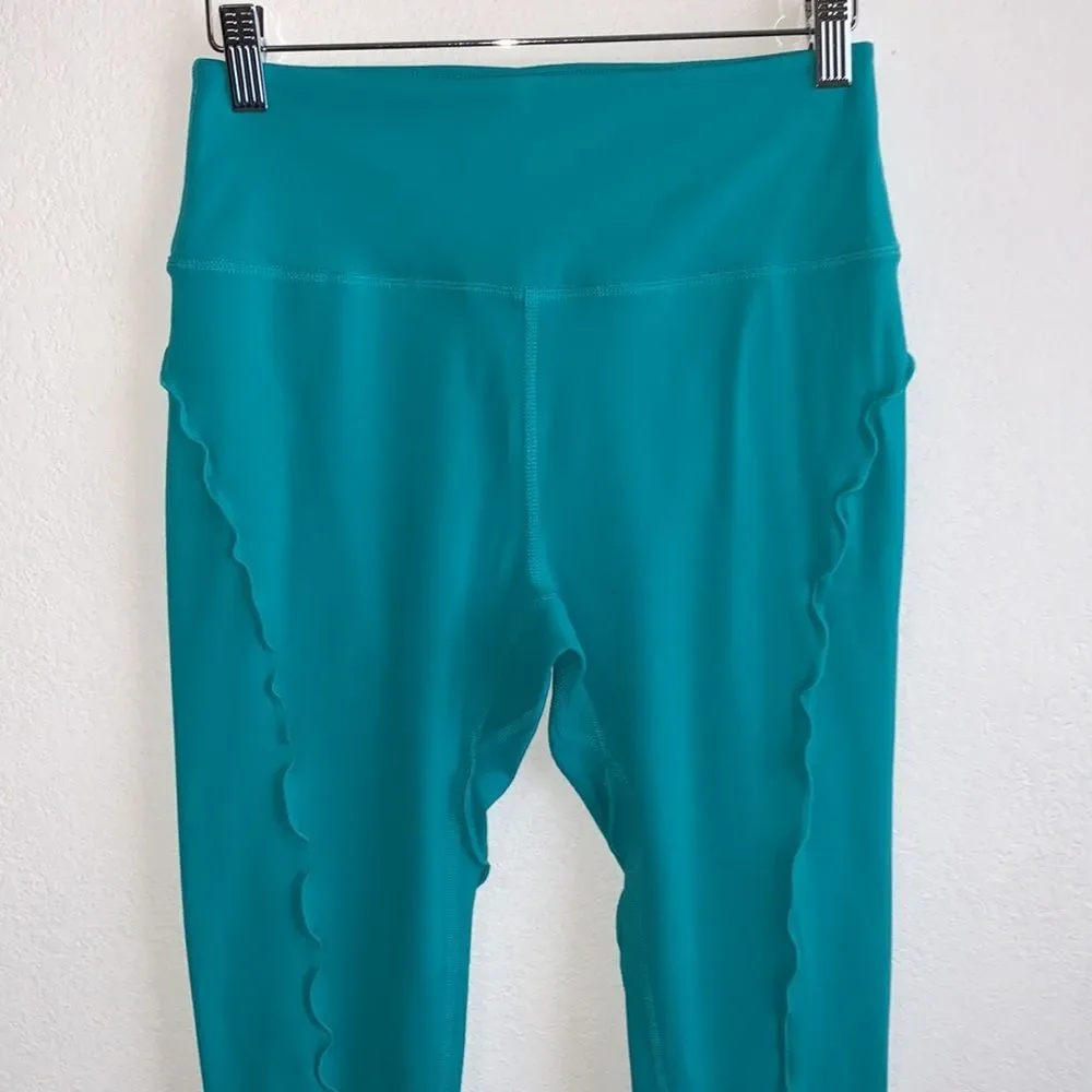 Free People FP Movement Hearts Aflutter Wavy Waters Ruffle Active Leggings Sz M - Picture 5 of 13